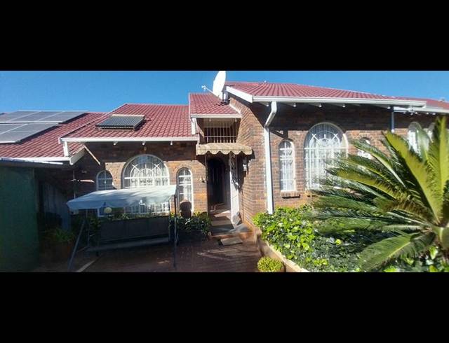 4 BEDROOM HOUSE FOR SALE IN DAWNVIEW